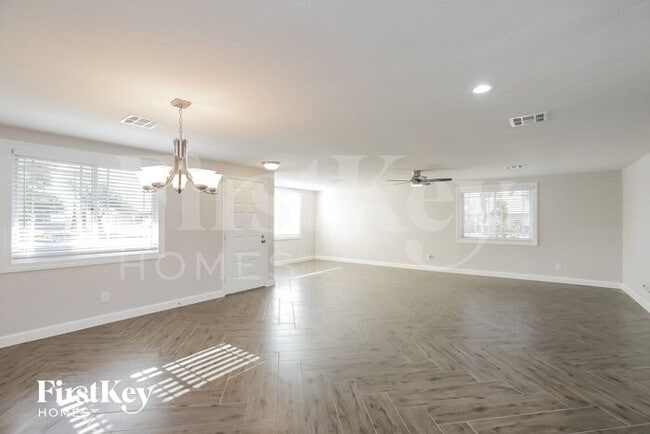 Building Photo - 2304 Kachina Ct