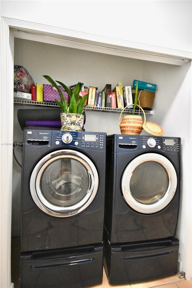 Building Photo - 11020 NW 48th Terrace