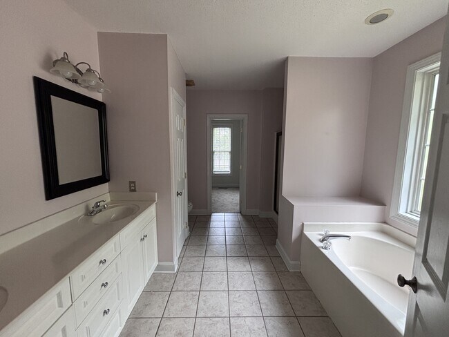 Building Photo - 305 Juniper Creek Blvd