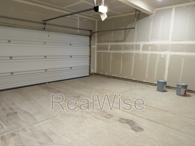 Building Photo - 62755 Eagle Rd