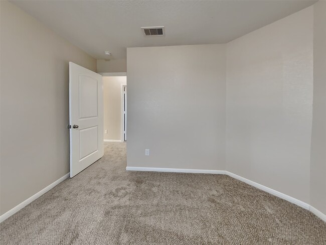 Building Photo - 729 Totem Trail Dr