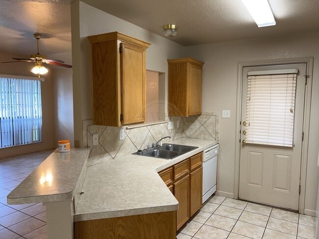 Building Photo - 1503 Nicholas Cir