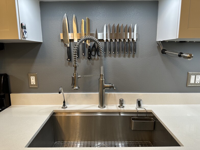 Building Photo - 12655 Bluff Creek Dr