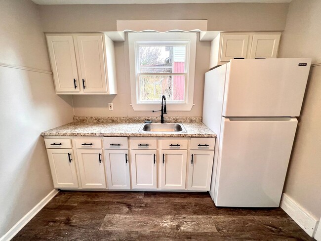 Building Photo - Aliquippa - Stunning 3 Bedroom 1 Bathroom Home
