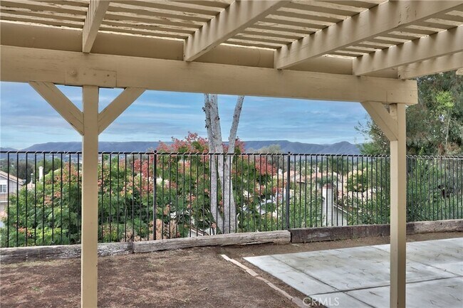 Building Photo - 24055 Golden Pheasant Ln