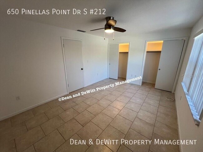 Building Photo - 650 Pinellas Point Dr S