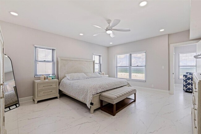 Building Photo - 4950 Gulf Blvd