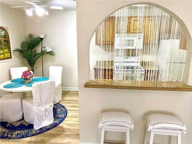 Building Photo - 1515 E Reno Ave