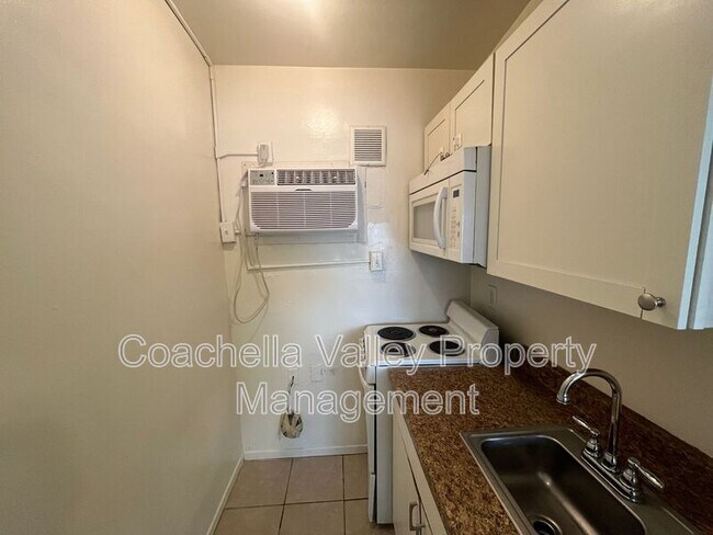 Building Photo - 13336 Ave Hermosa