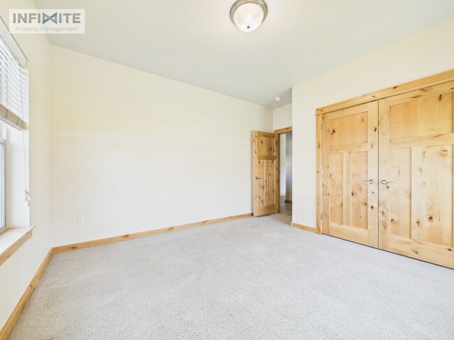 Building Photo - Single Level 3 Bedroom!