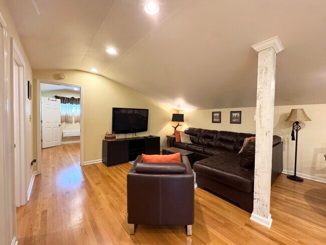 Building Photo - 1065 Mackey Pike