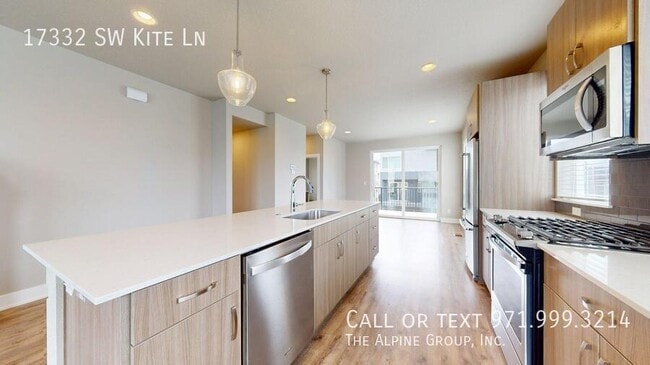 Building Photo - 17332 SW Kite Ln