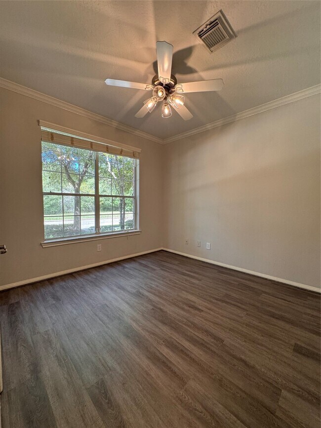 Building Photo - 137 E Montfair Blvd
