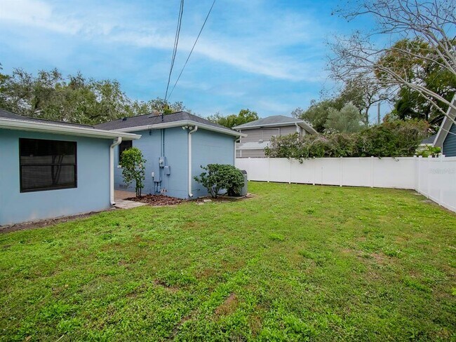 Building Photo - 2607 W Jetton Ave