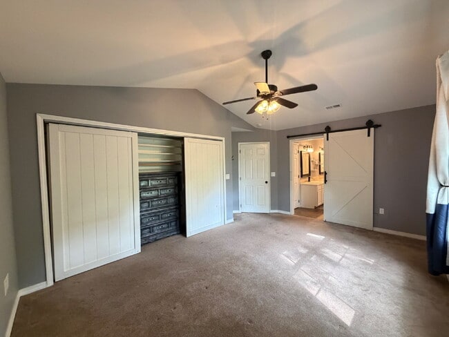 Building Photo - Backyard dream - Covered large patio and fully fenced in!!