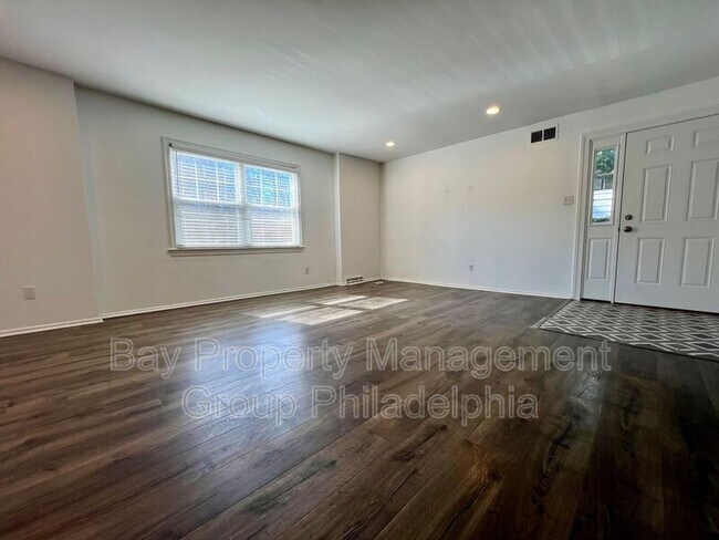 Building Photo - 1313 Delmont Ave