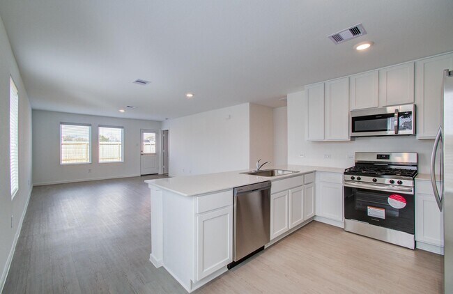 Building Photo - 17925 Valle Cupa Ln