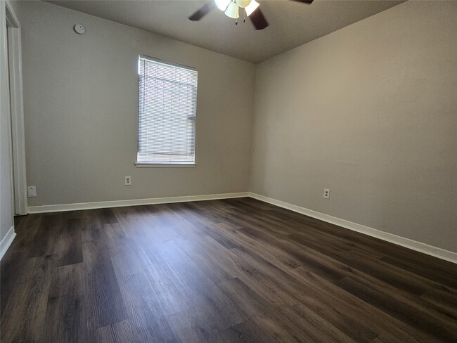 Building Photo - 7731 Melanie St