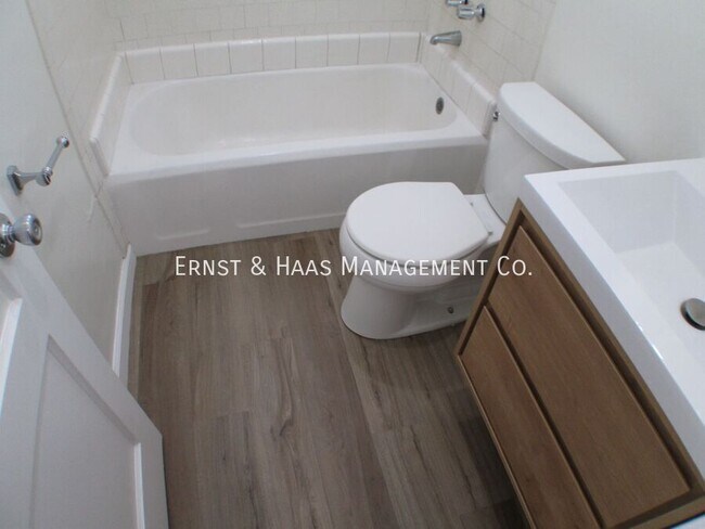 Building Photo - 4541 N Banner Dr