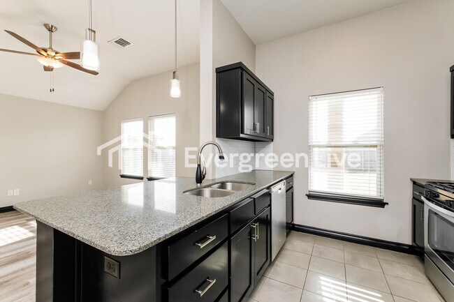 Building Photo - 10512 NW 35th St