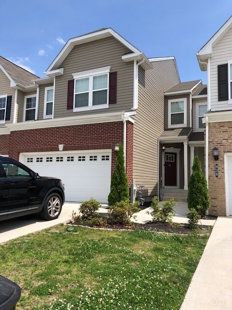 front - 624 Heathland Trl