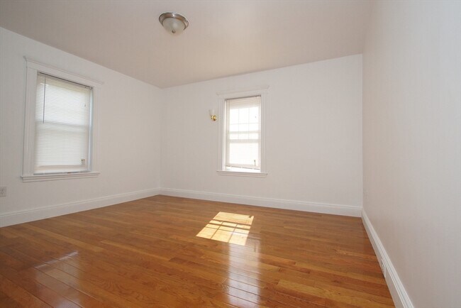 Building Photo - 353 Lowell Ave