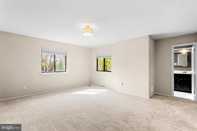 Building Photo - 201 Fairfax Ct