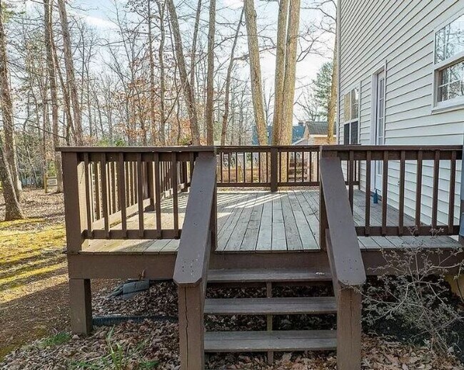 Building Photo - 4 Bdrm / 2.5 Bath Beautiful Lake Home at Central Virginia's largest Community