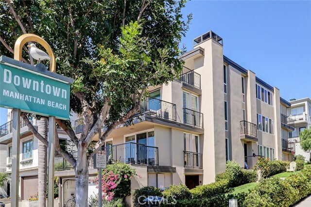 Building Photo - 800 Manhattan Ave