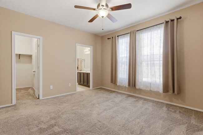 Building Photo - 3 bedroom 2 bath home located by Camp Bullis