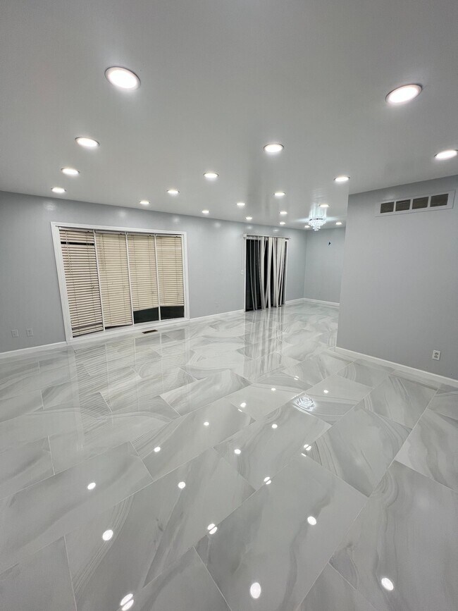 Building Photo - 43309 Westview Dr