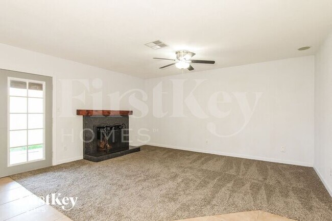 Building Photo - 3720 W Grovers Ave