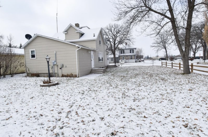 Building Photo - 204 Conley Ave S