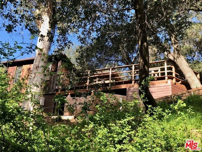 Building Photo - 764 Old Topanga Canyon Rd