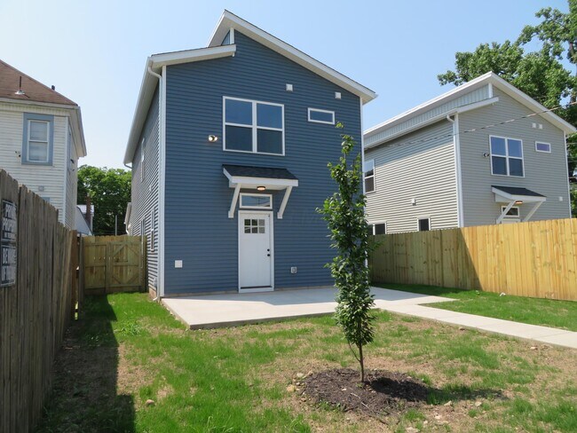 Building Photo - 1446 Wendell Ave