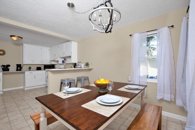 Building Photo - 530 Pearl St