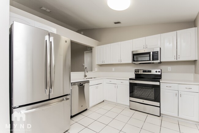 Building Photo - 530 Delido Way