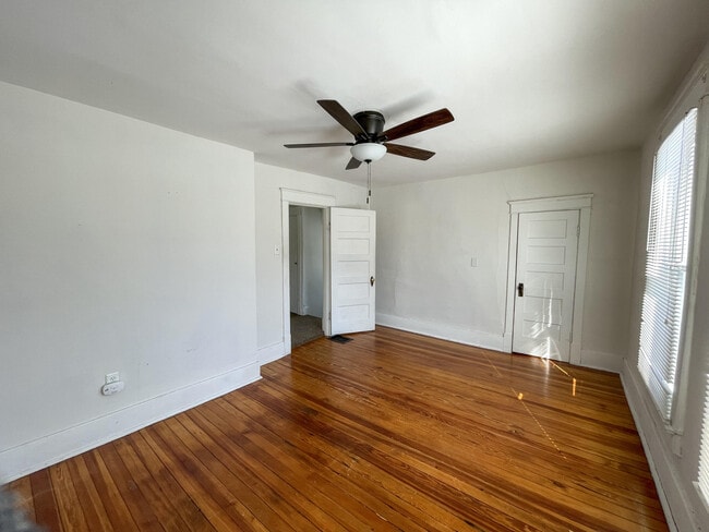 Building Photo - 21 Anderson Ave