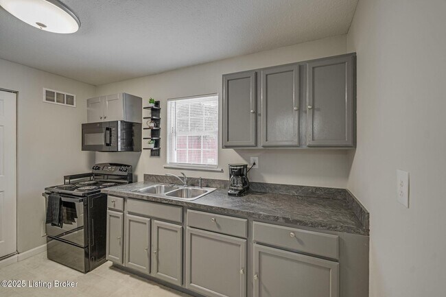 Building Photo - 1017 S Shelby St