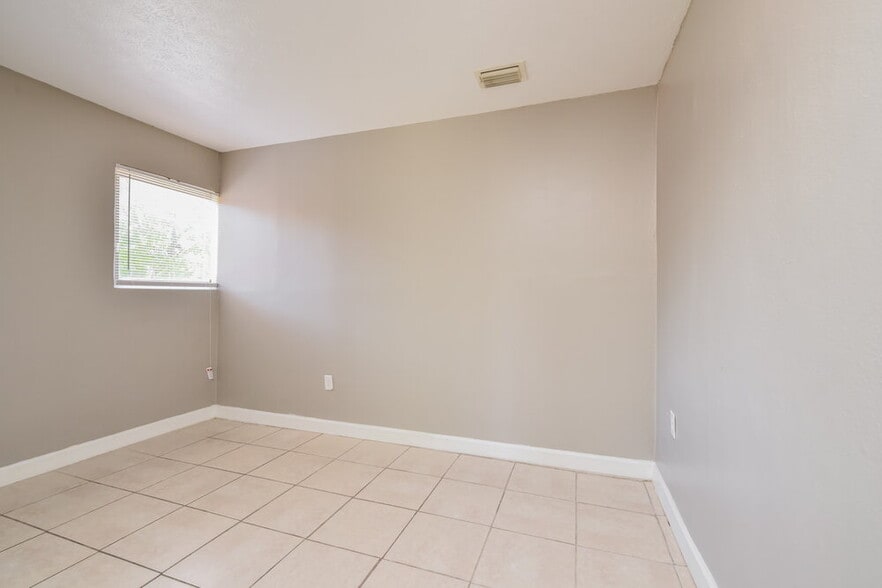 Building Photo - 1507 Bert Dr