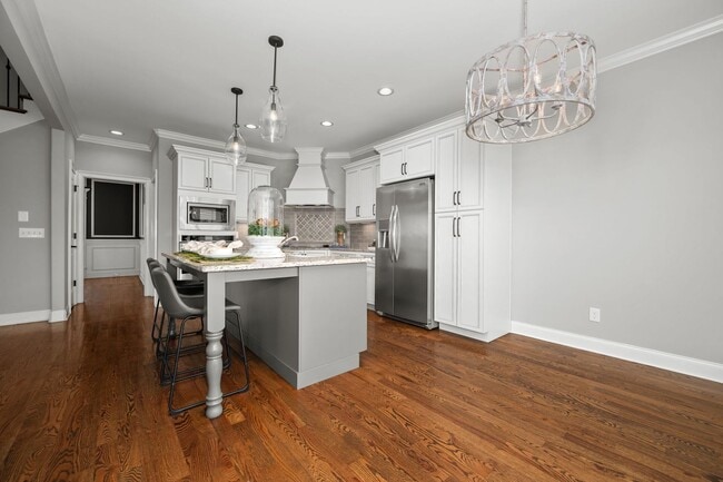 Building Photo - Luxury Home For Rent