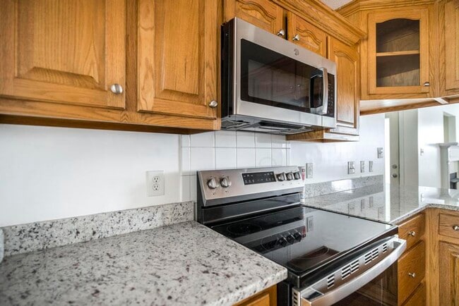 Building Photo - 205 Wembley Dr