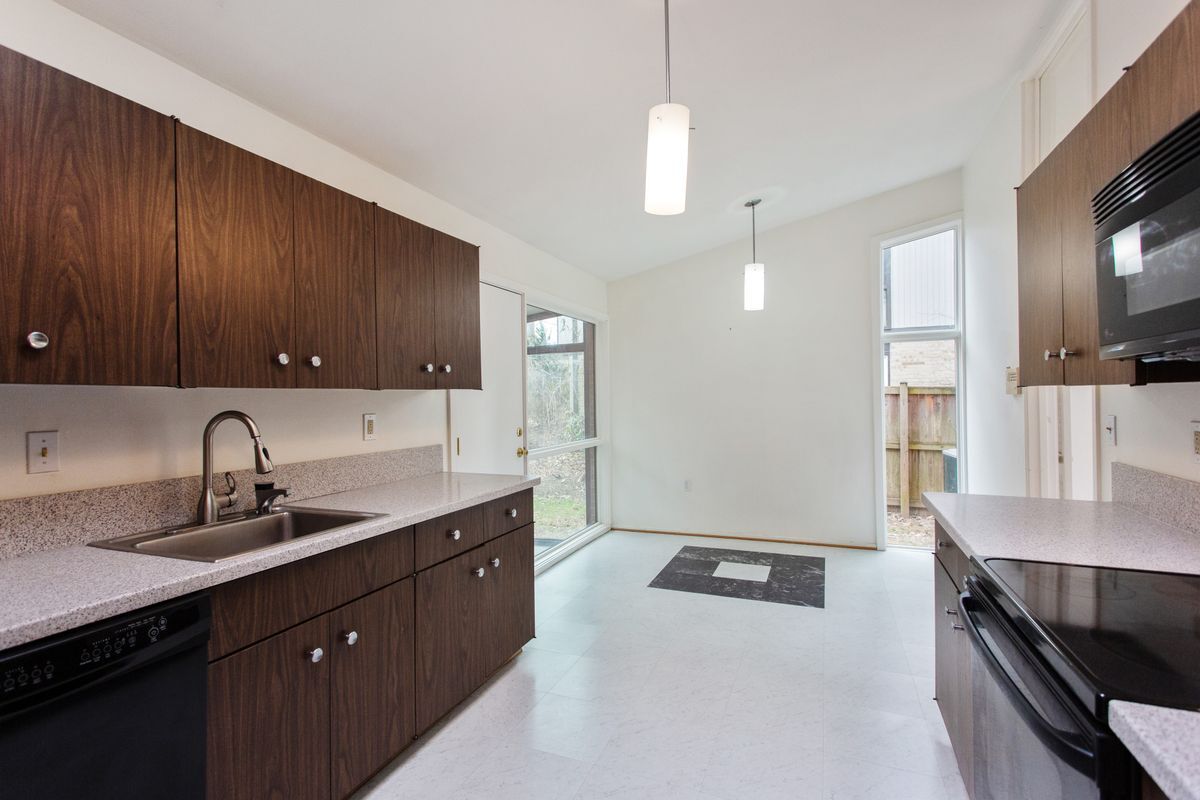 Building Photo - 7036 Buxton Terrace