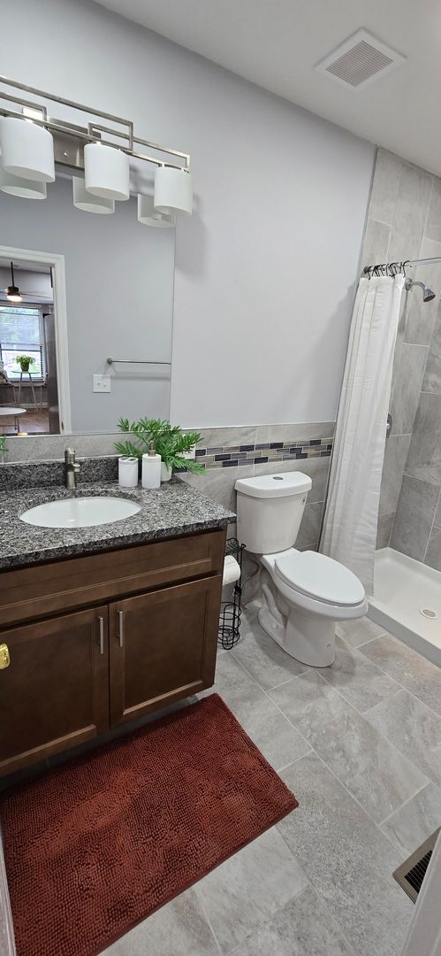 Building Photo - Beautifully Rehabbed Condo with Charm-Pool...