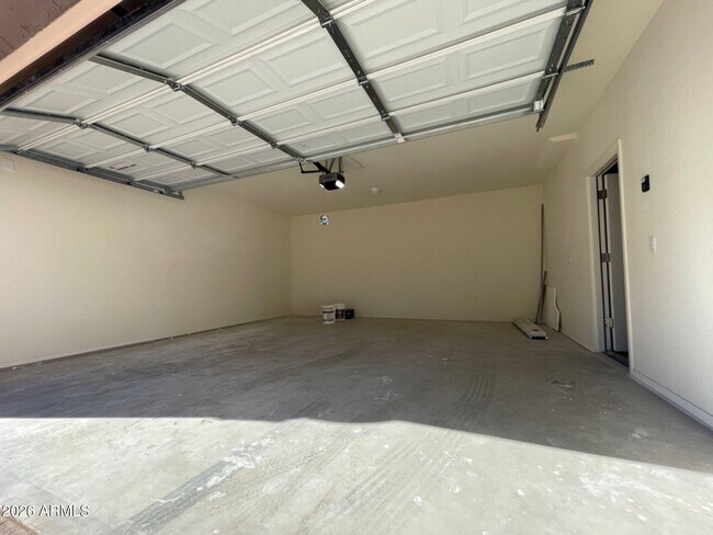 Building Photo - 10024 E Isleta Ave