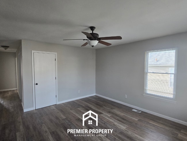 Building Photo - Charming 3BR Home in St. Louis | Hardwood Floors, Bright Living Space & W/D Hookups