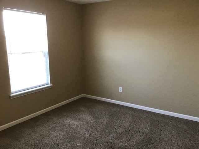 Building Photo - 942 Sheets Ct