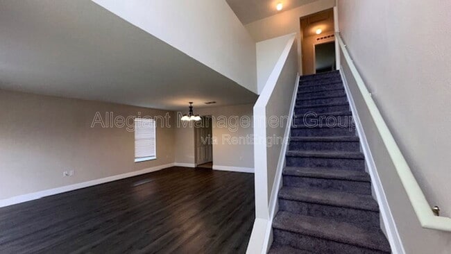 Building Photo - 104 Richmar Ave