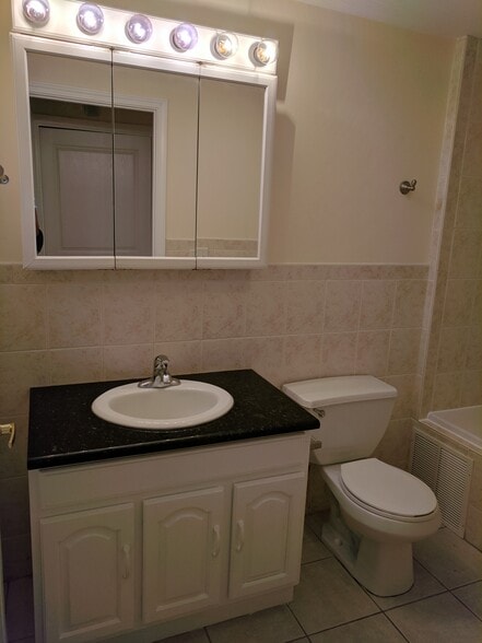 Building Photo - 4407 Palisade Ave