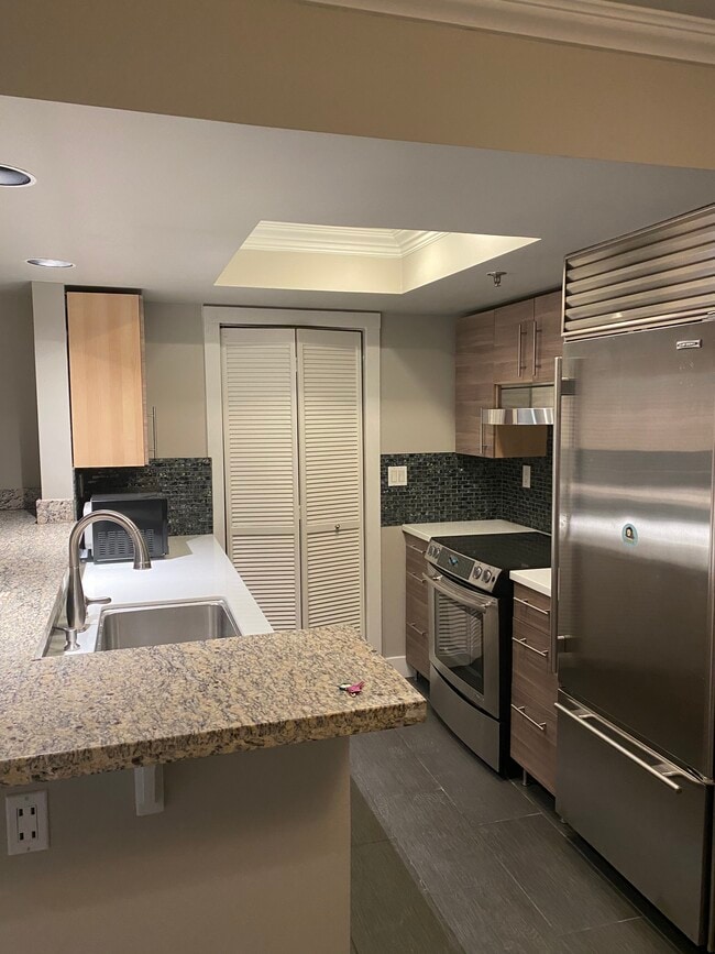 Primary Photo - 2560 Oak Rd